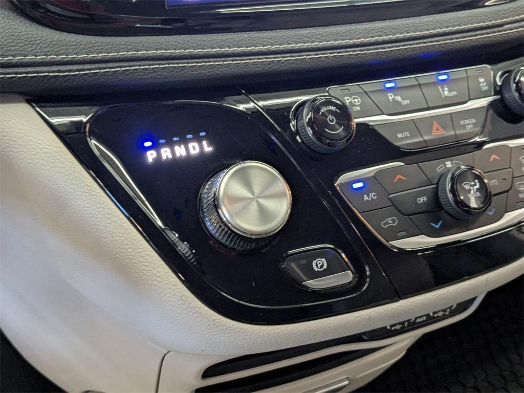 used 2021 Chrysler Pacifica Hybrid car, priced at $21,289