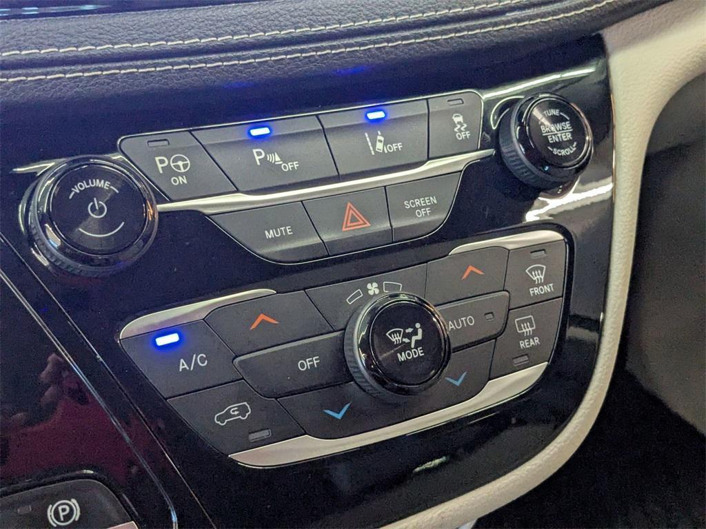 used 2021 Chrysler Pacifica Hybrid car, priced at $21,289