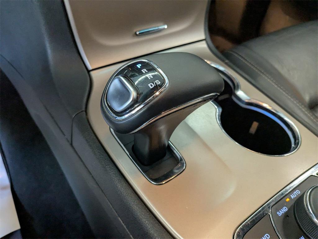 used 2015 Jeep Grand Cherokee car, priced at $11,490