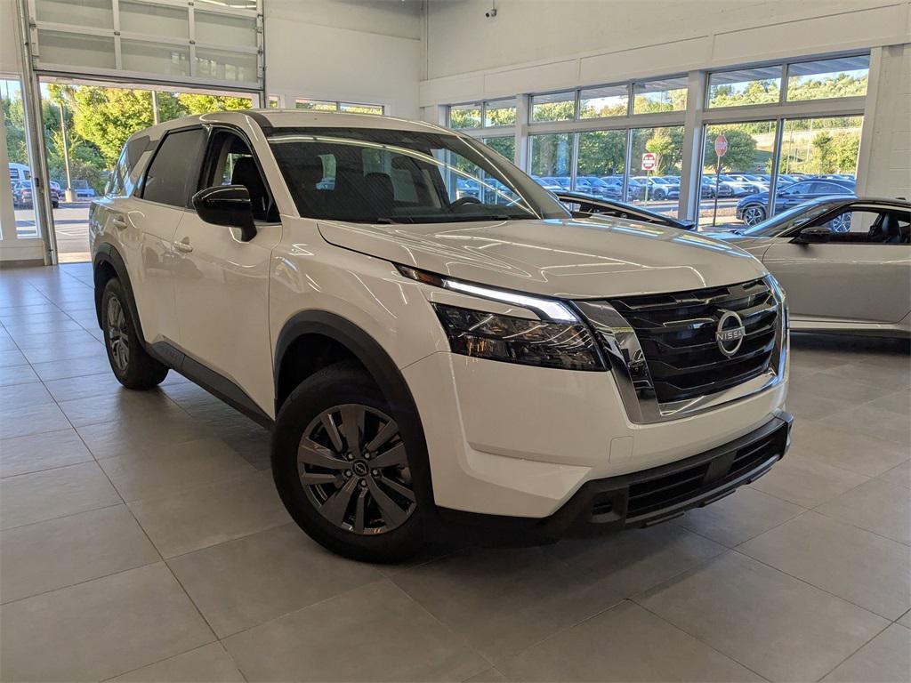new 2025 Nissan Pathfinder car, priced at $40,475