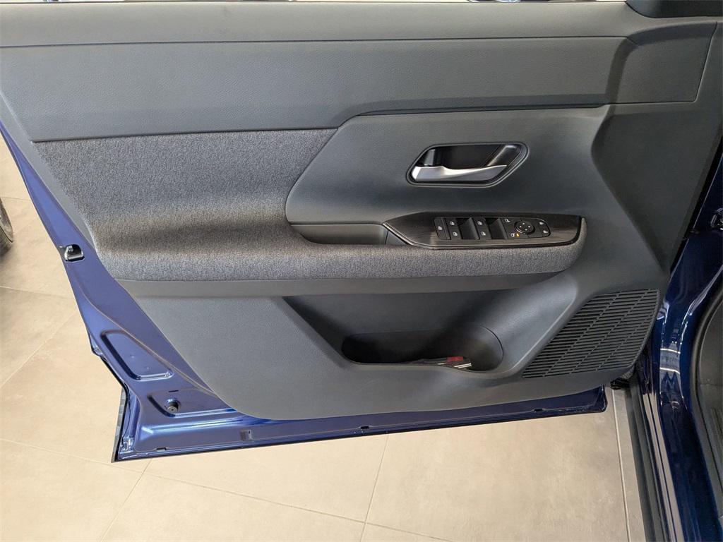 new 2025 Nissan Kicks car, priced at $28,680
