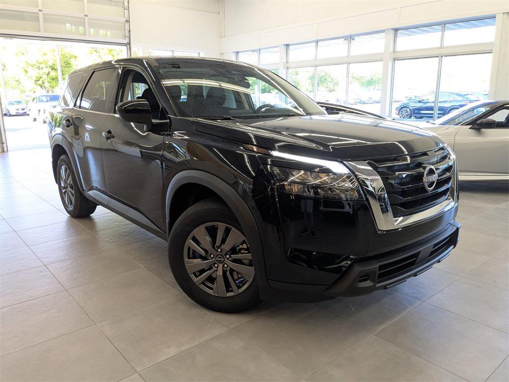 new 2025 Nissan Pathfinder car, priced at $40,475