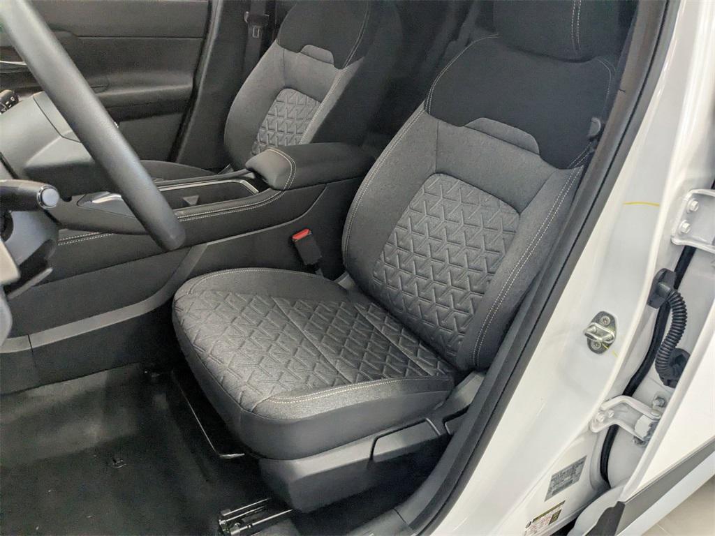 new 2025 Nissan Kicks car, priced at $29,050