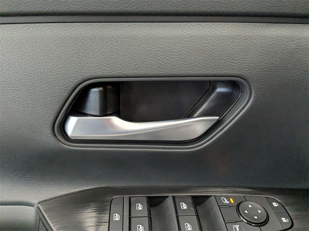 new 2025 Nissan Kicks car, priced at $29,050