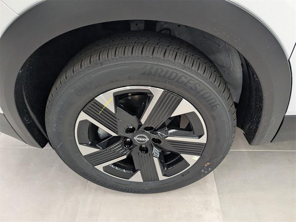 new 2025 Nissan Kicks car, priced at $29,050