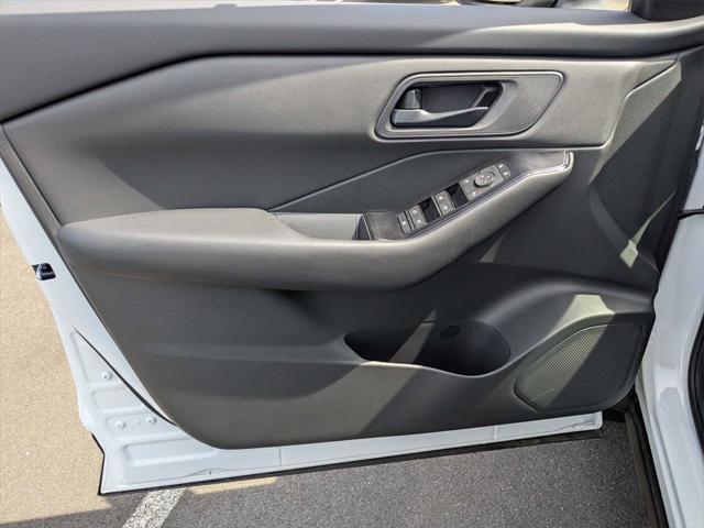 new 2025 Nissan Rogue car, priced at $33,175