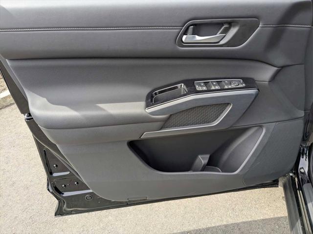 new 2025 Nissan Pathfinder car, priced at $50,210