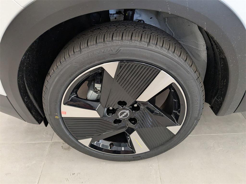 new 2025 Nissan Kicks car, priced at $31,850