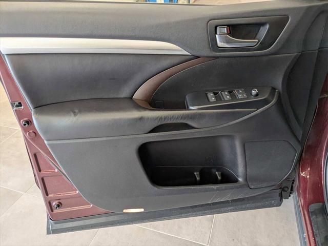 used 2019 Toyota Highlander car, priced at $28,501