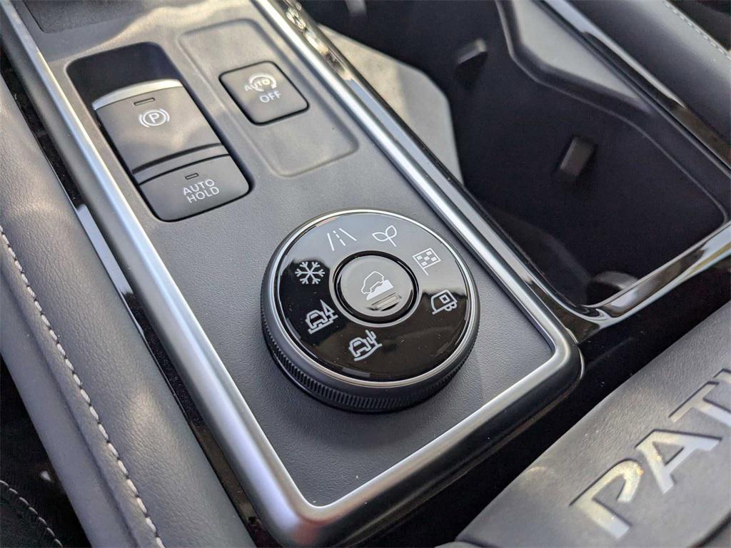 new 2025 Nissan Pathfinder car, priced at $50,210
