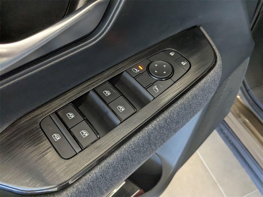 new 2025 Nissan Kicks car, priced at $28,680