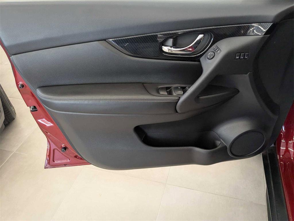 used 2020 Nissan Rogue car, priced at $16,617