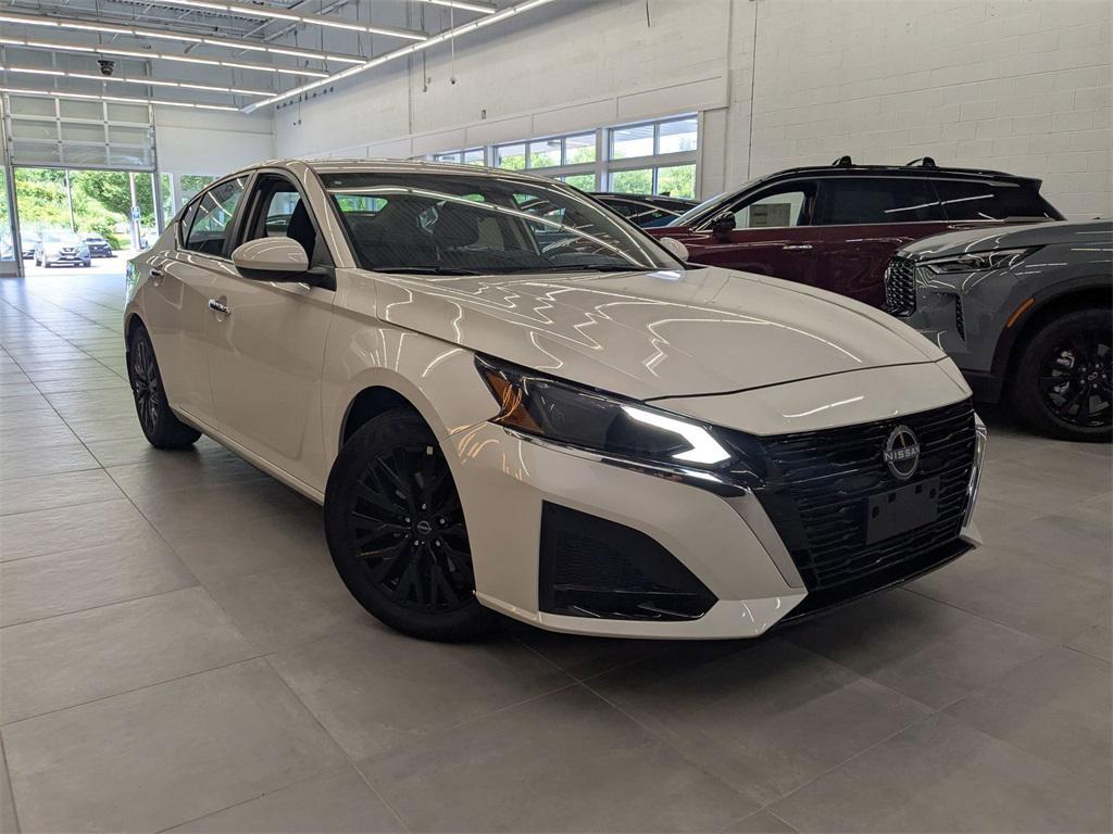 new 2025 Nissan Altima car, priced at $31,005
