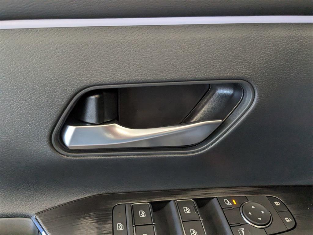 new 2025 Nissan Kicks car, priced at $31,480