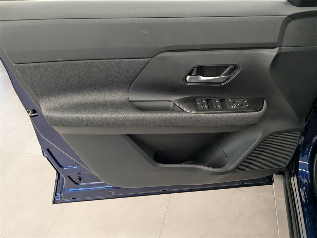 new 2025 Nissan Kicks car, priced at $28,680