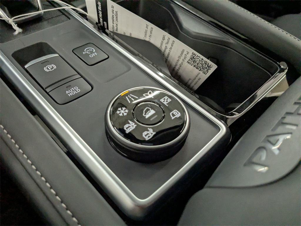 new 2025 Nissan Pathfinder car, priced at $44,260