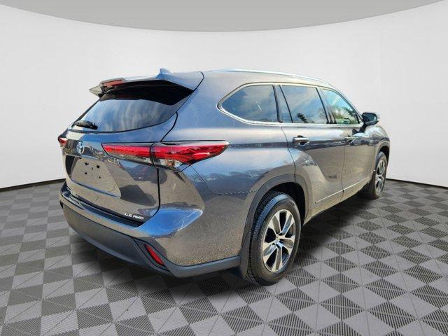 used 2021 Toyota Highlander car, priced at $30,818