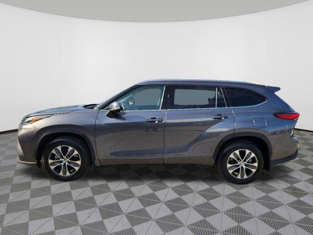 used 2021 Toyota Highlander car, priced at $30,818