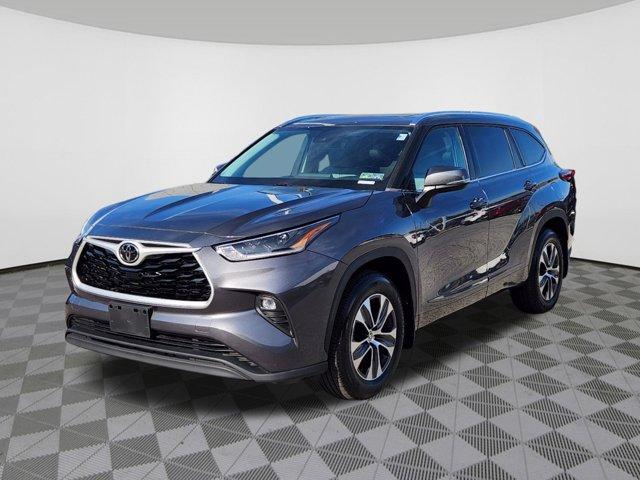 used 2021 Toyota Highlander car, priced at $30,818