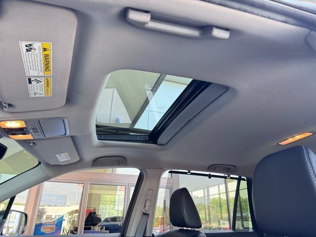 used 2022 Honda Pilot car, priced at $25,999