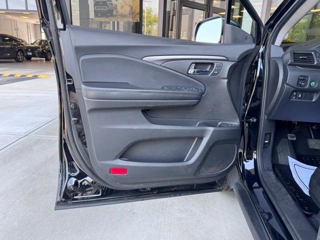 used 2022 Honda Pilot car, priced at $25,999