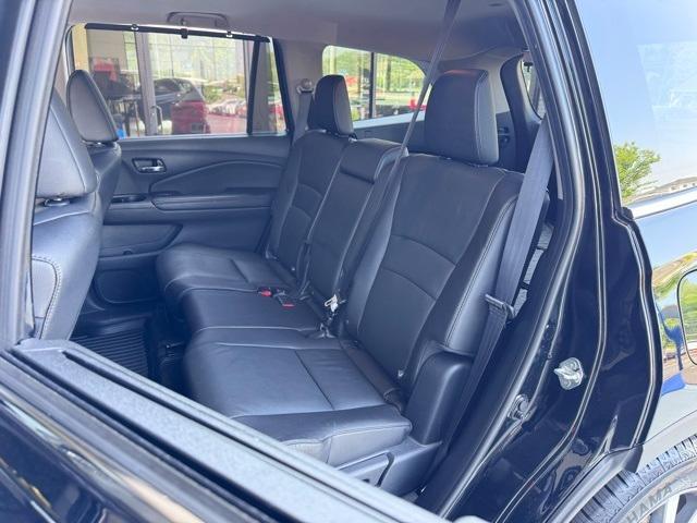 used 2022 Honda Pilot car, priced at $25,999