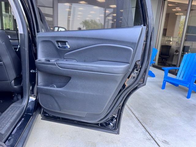 used 2022 Honda Pilot car, priced at $25,999