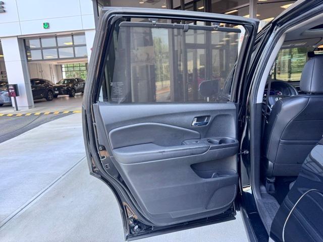 used 2022 Honda Pilot car, priced at $25,999