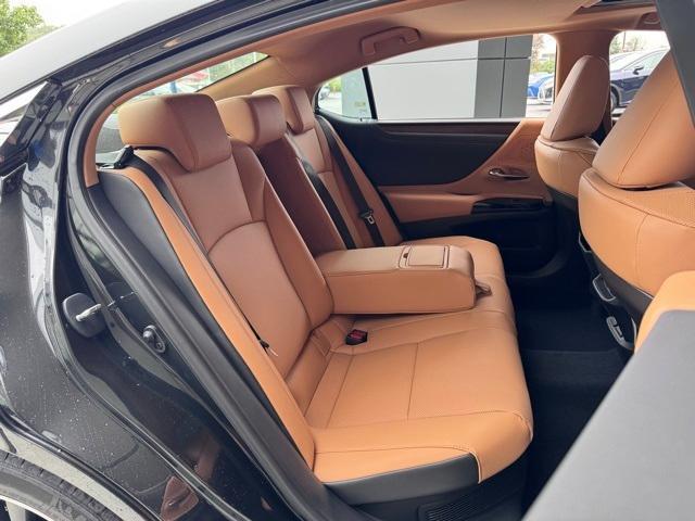 new 2025 Lexus ES 300h car, priced at $50,760