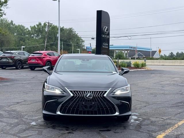 new 2025 Lexus ES 300h car, priced at $50,760