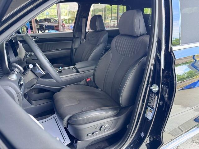 used 2025 Hyundai Palisade car, priced at $46,999