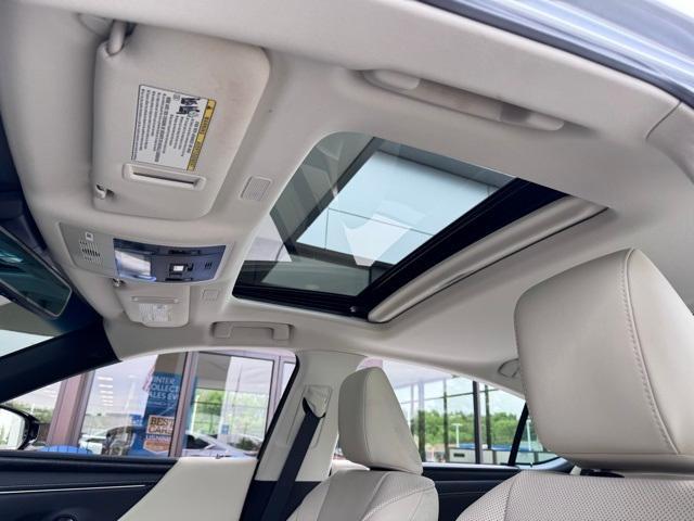 used 2022 Lexus ES 250 car, priced at $36,999