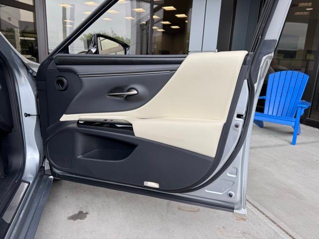 used 2022 Lexus ES 250 car, priced at $36,999