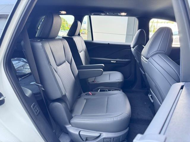new 2025 Lexus TX 500h car, priced at $72,700