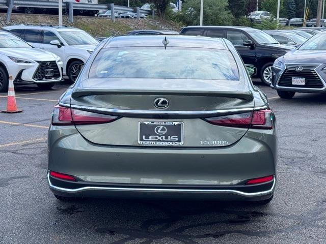 new 2025 Lexus ES 300h car, priced at $50,555