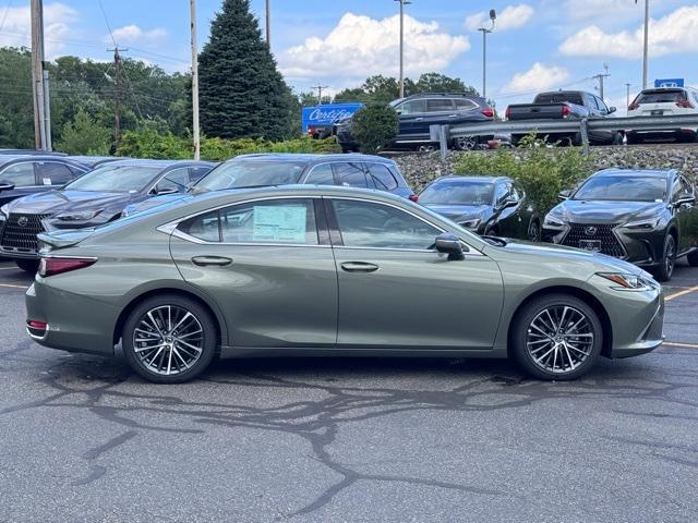 new 2025 Lexus ES 300h car, priced at $50,555