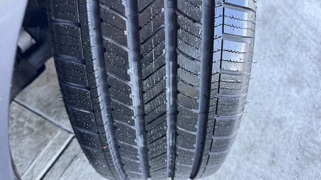 used 2023 Acura MDX car, priced at $40,999