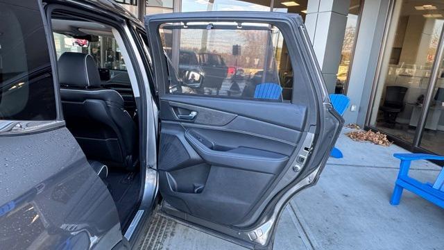 used 2023 Acura MDX car, priced at $40,999