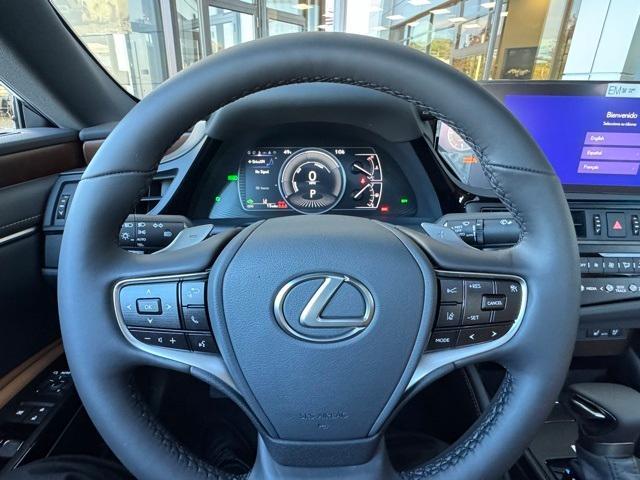 new 2025 Lexus ES 300h car, priced at $51,360