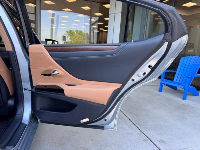 used 2025 Lexus ES 300h car, priced at $48,999