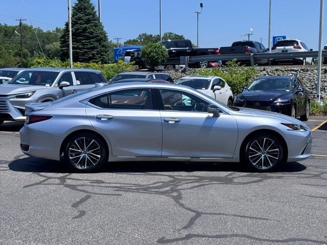 used 2025 Lexus ES 300h car, priced at $48,999