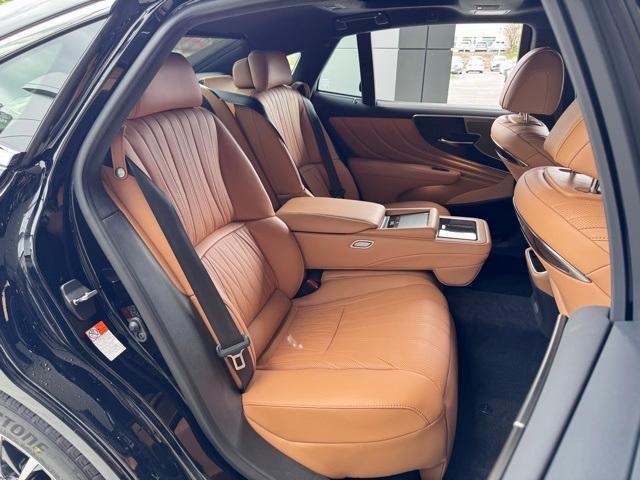 new 2025 Lexus LS 500 car, priced at $107,034