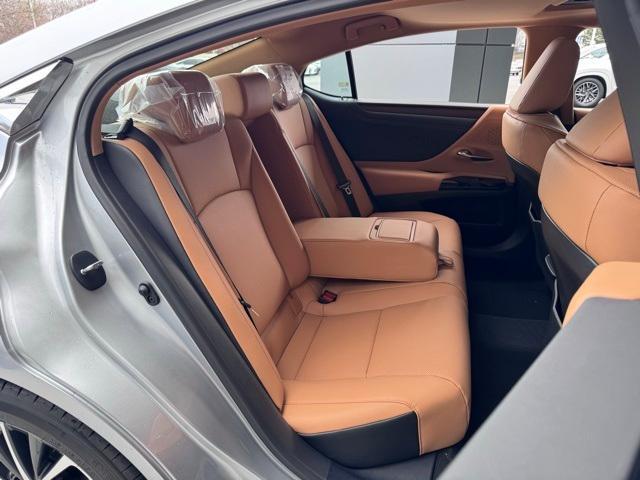 new 2025 Lexus ES 350 car, priced at $48,055