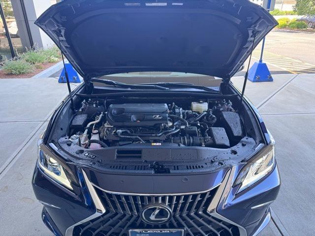 new 2025 Lexus ES 300h car, priced at $50,860