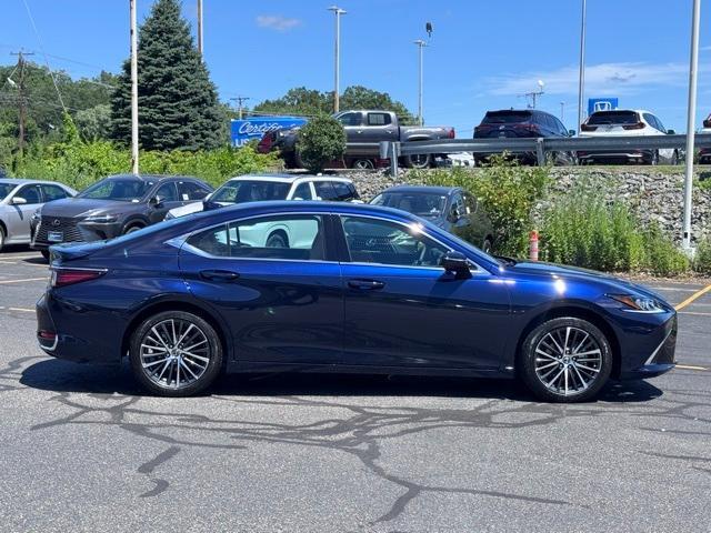 new 2025 Lexus ES 300h car, priced at $50,860