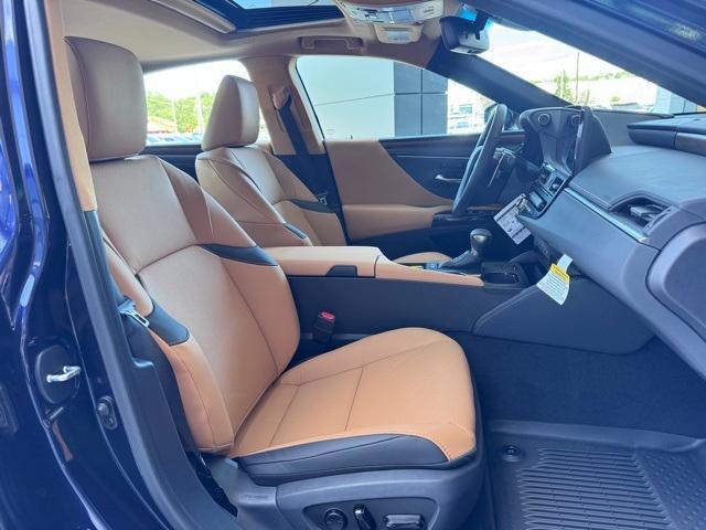 new 2025 Lexus ES 300h car, priced at $50,860