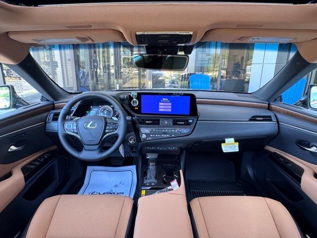 new 2025 Lexus ES 300h car, priced at $50,860