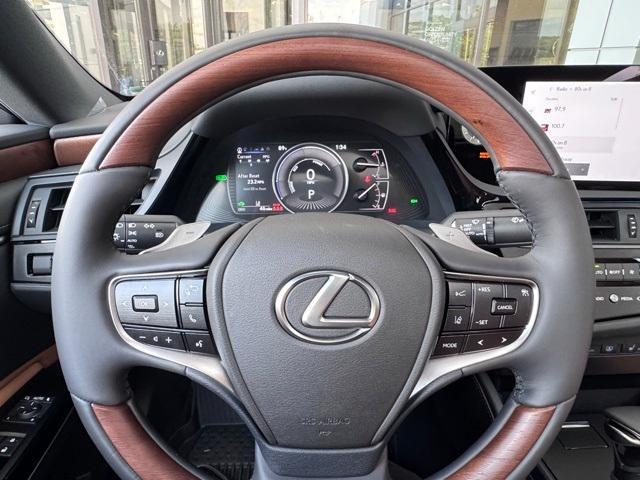 new 2025 Lexus ES 300h car, priced at $54,974