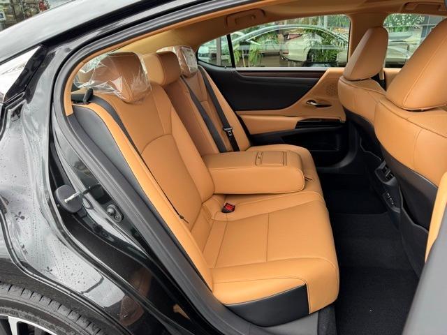 new 2025 Lexus ES 350 car, priced at $48,579