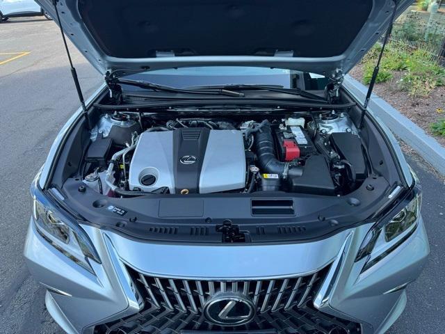new 2025 Lexus ES 350 car, priced at $50,660
